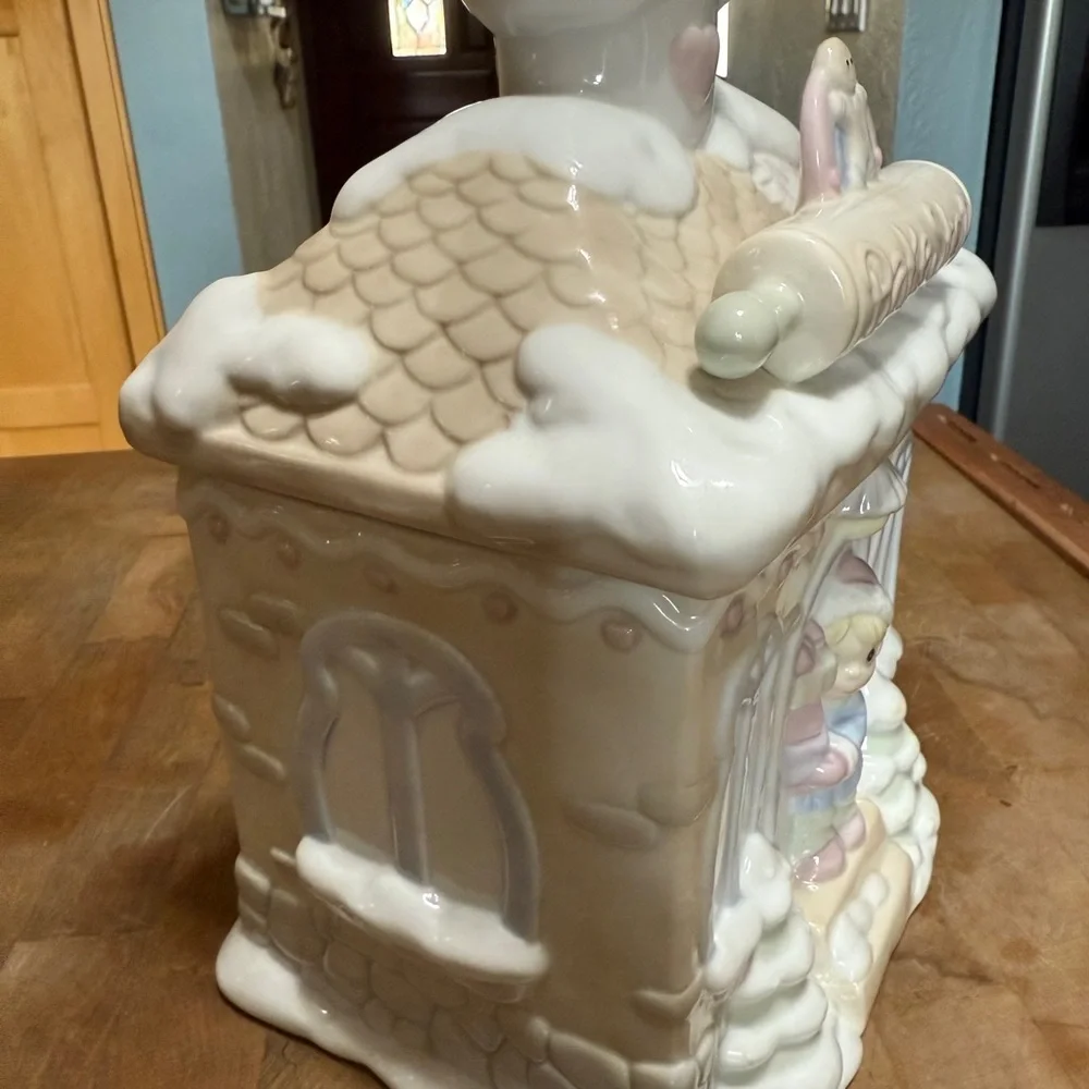 Vintage 1994 Precious Moments Ceramic Bake Shop Cookie Jar Christmas Canister